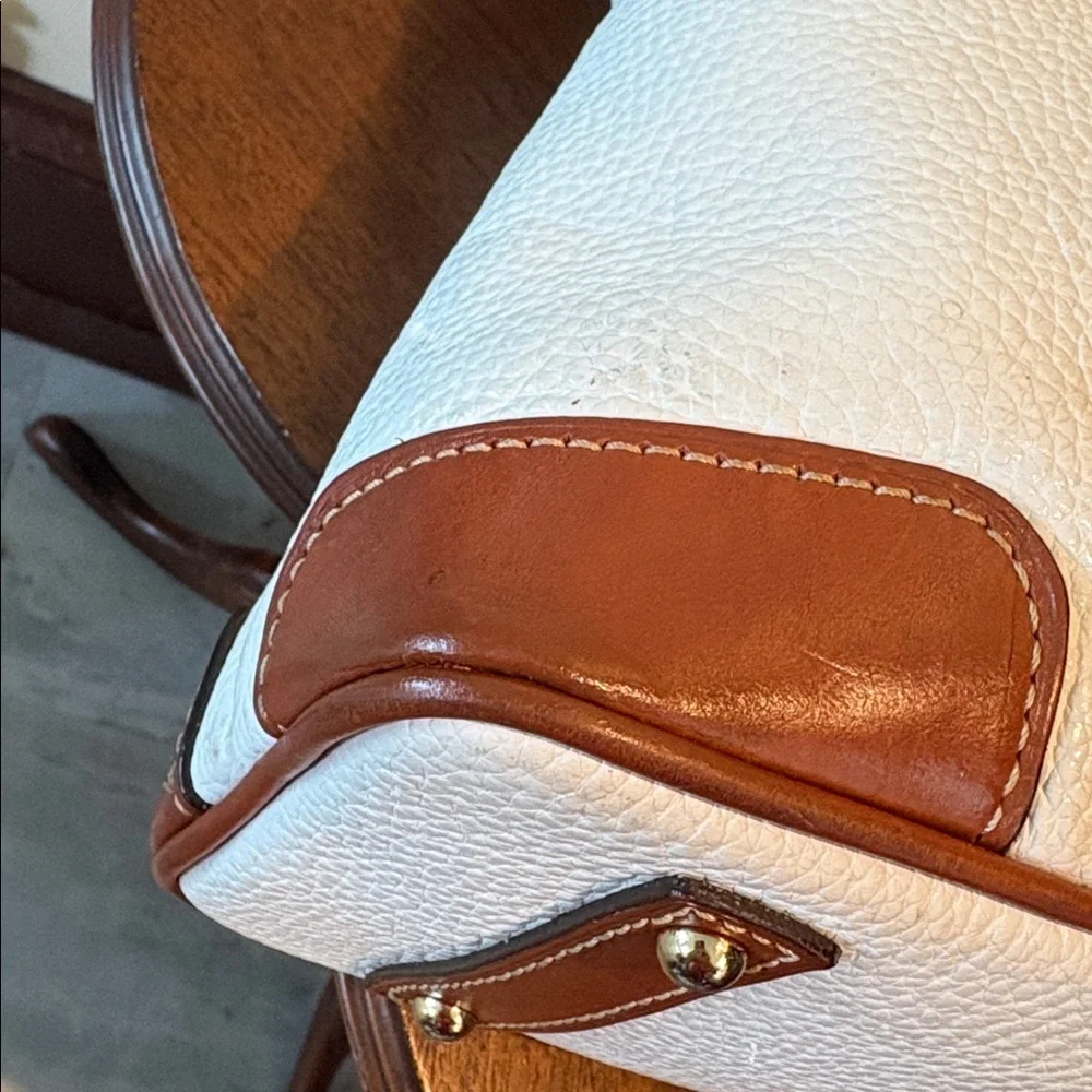 Dooney & Bourke Hobo Bag  Shoulder Bag  pebbled leather white/saddle brown trim